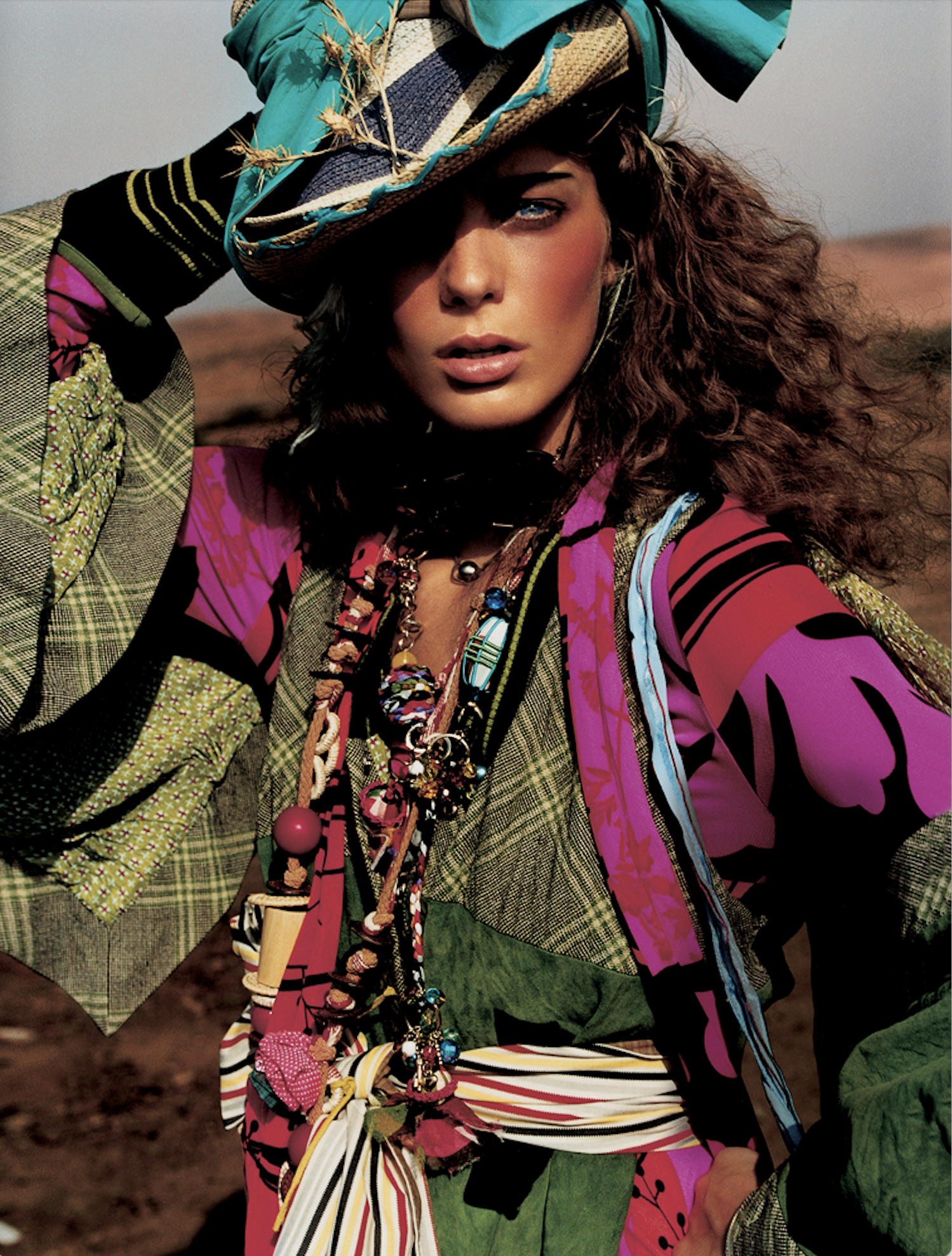 Daria Werbowy-by-Mario-Testino-British-Vogue-Jan-2005-00017.jpeg