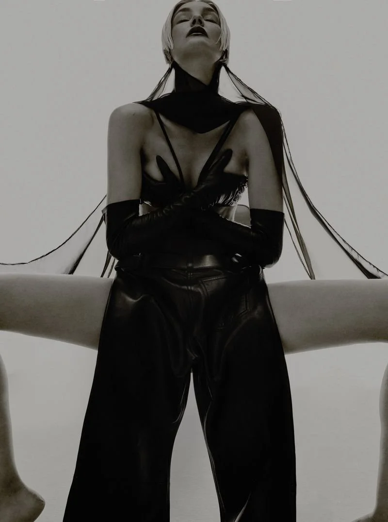 Caroline-Trentini-by-Lufre-Vogue-Brazil-Oct-2022-00008.jpeg