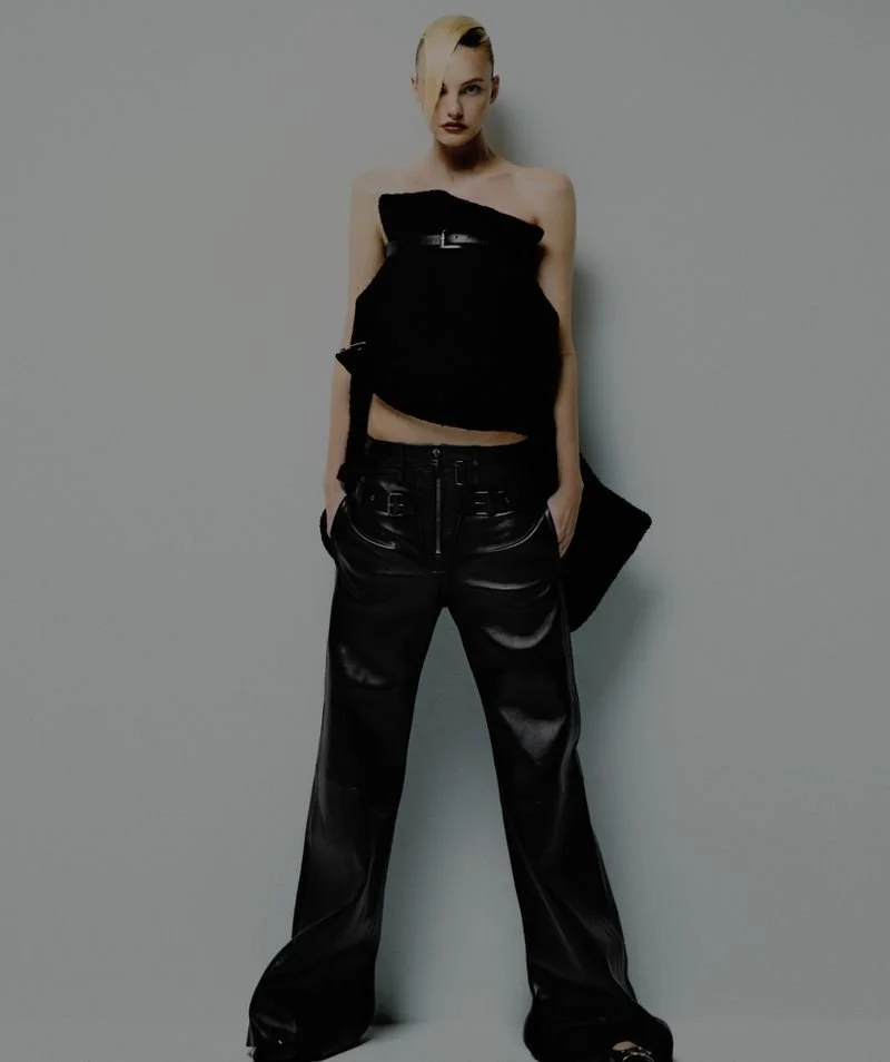 Caroline-Trentini-by-Lufre-Vogue-Brazil-Oct-2022-00010.jpeg