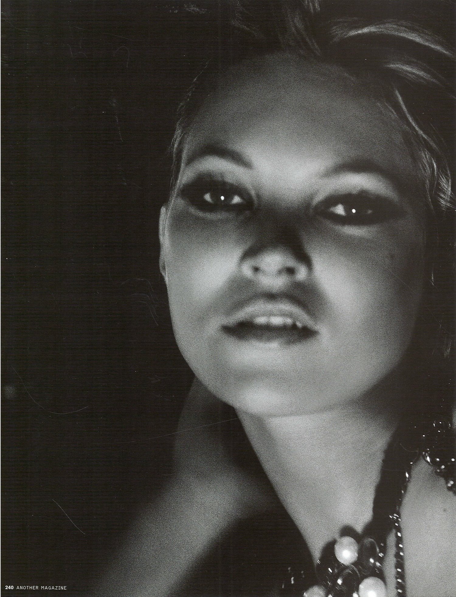 Kate-Moss-by-Craig-McDean-AnOther-Magazine-SS-2004-00016.jpeg