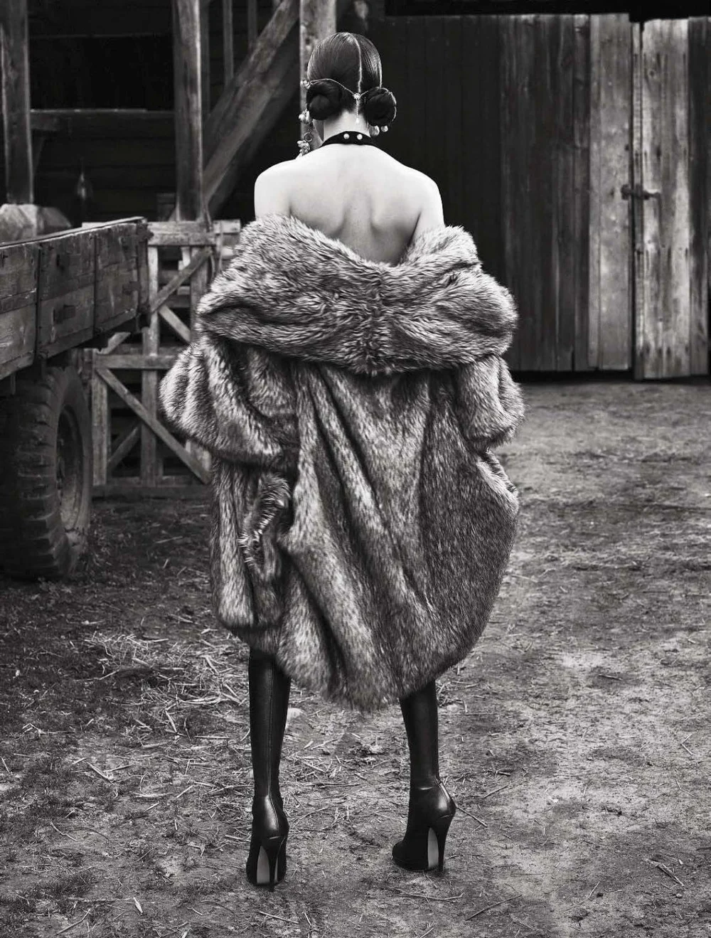 fei-fei-sun-vogue-italia-june-2015-by-mert-and-marcus-05.jpeg