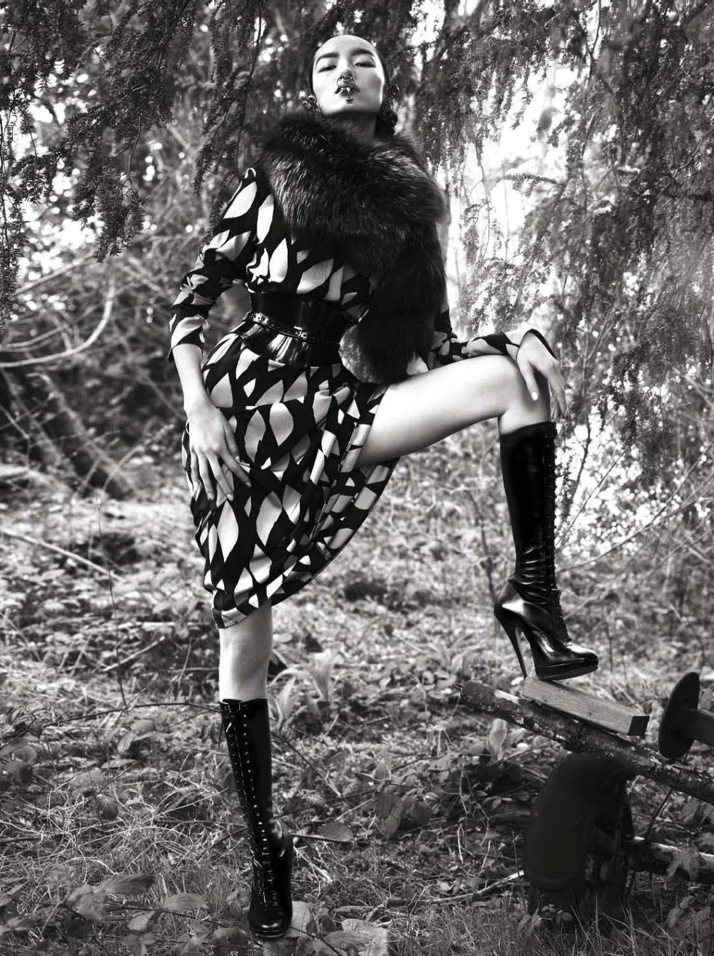 fei-fei-sun-vogue-italia-june-2015-by-mert-and-marcus-07.jpeg