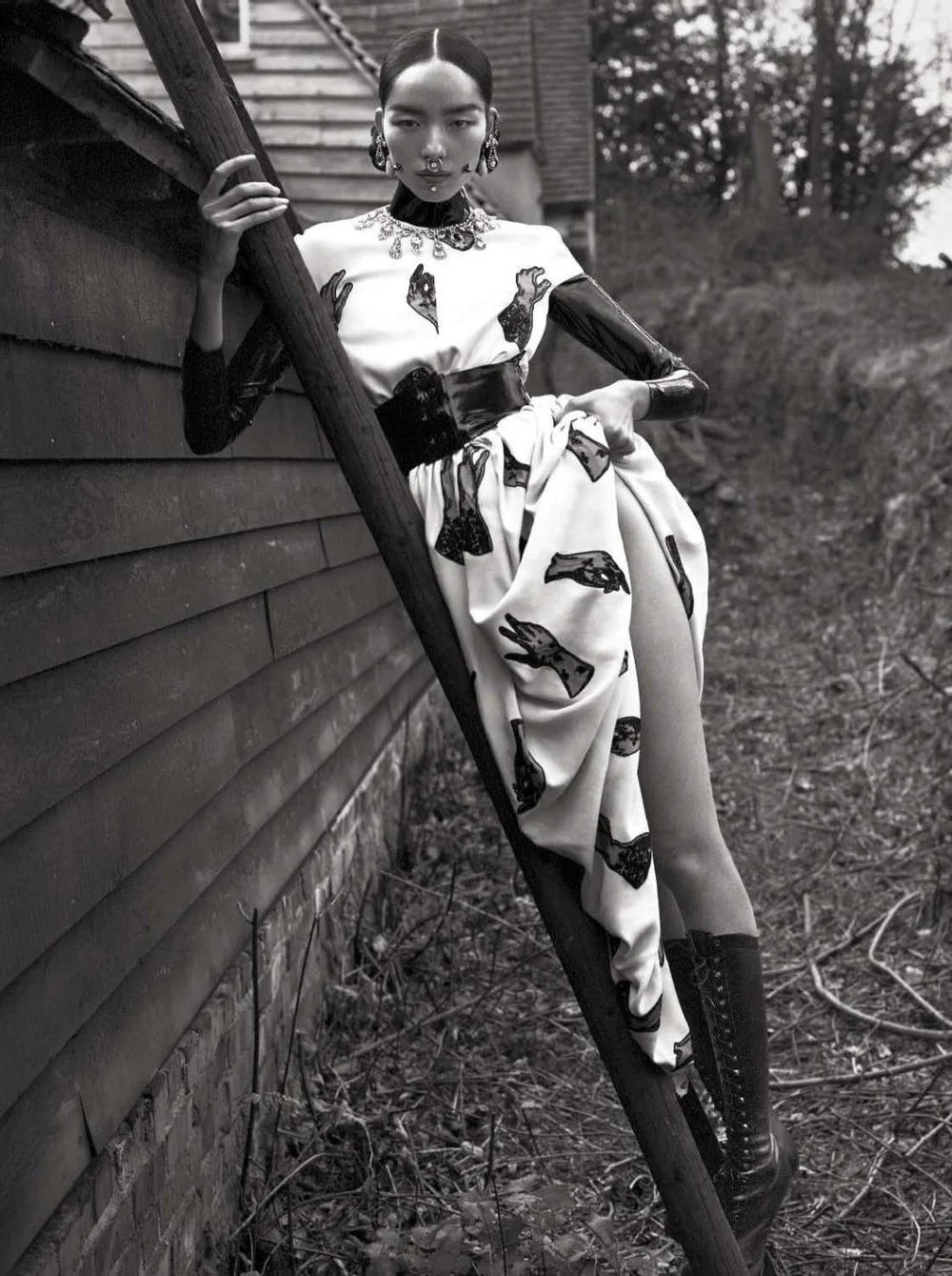 fei-fei-sun-vogue-italia-june-2015-by-mert-and-marcus-08.jpeg