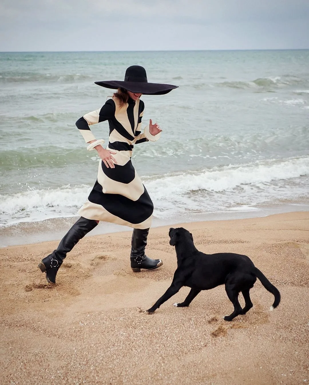 Gucci-Cosmogonie-Cruise-2023-in-Harpers-Bazaar-Greece-Jan-2023-00012.jpeg