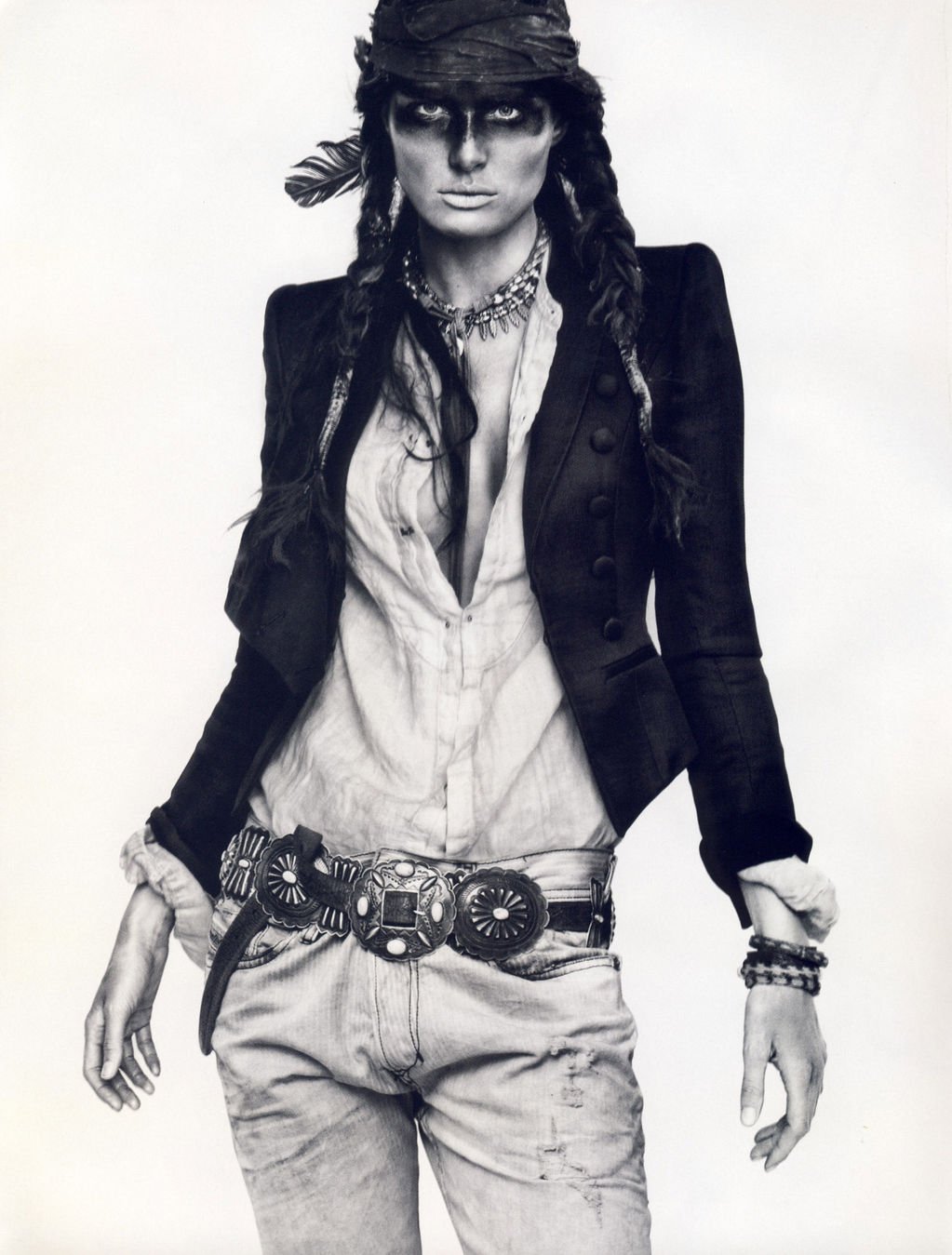 Wanted-Isabeli-Fontana-by-David-Sims-Vogue Paris-April-2011-00004.jpeg