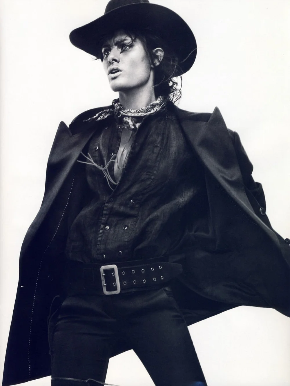 Wanted-Isabeli-Fontana-by-David-Sims-Vogue Paris-April-2011-00009.jpeg