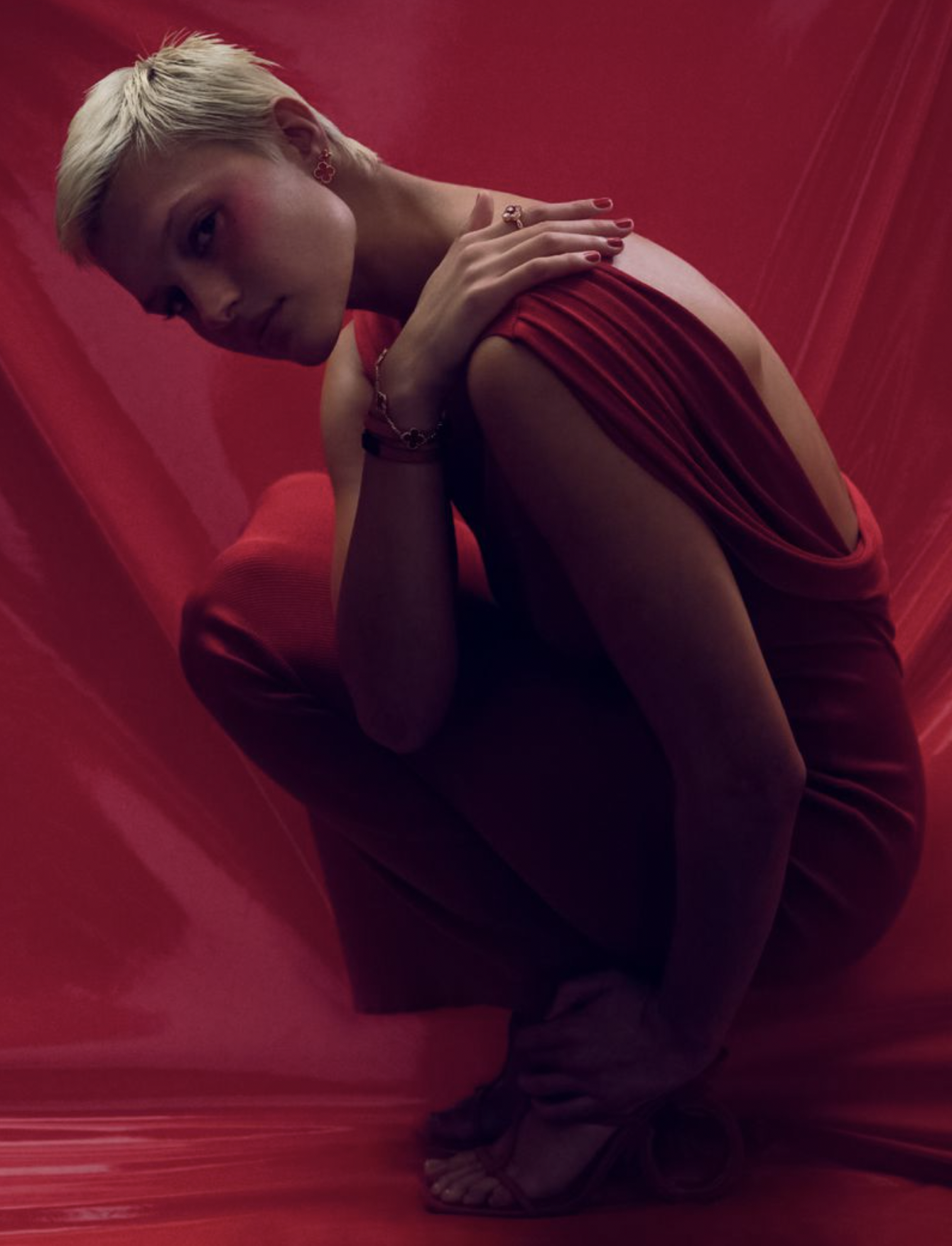 Zoey-Grossman-Saturation-Point-Vogue-UK-Jan-2023-00007.jpg