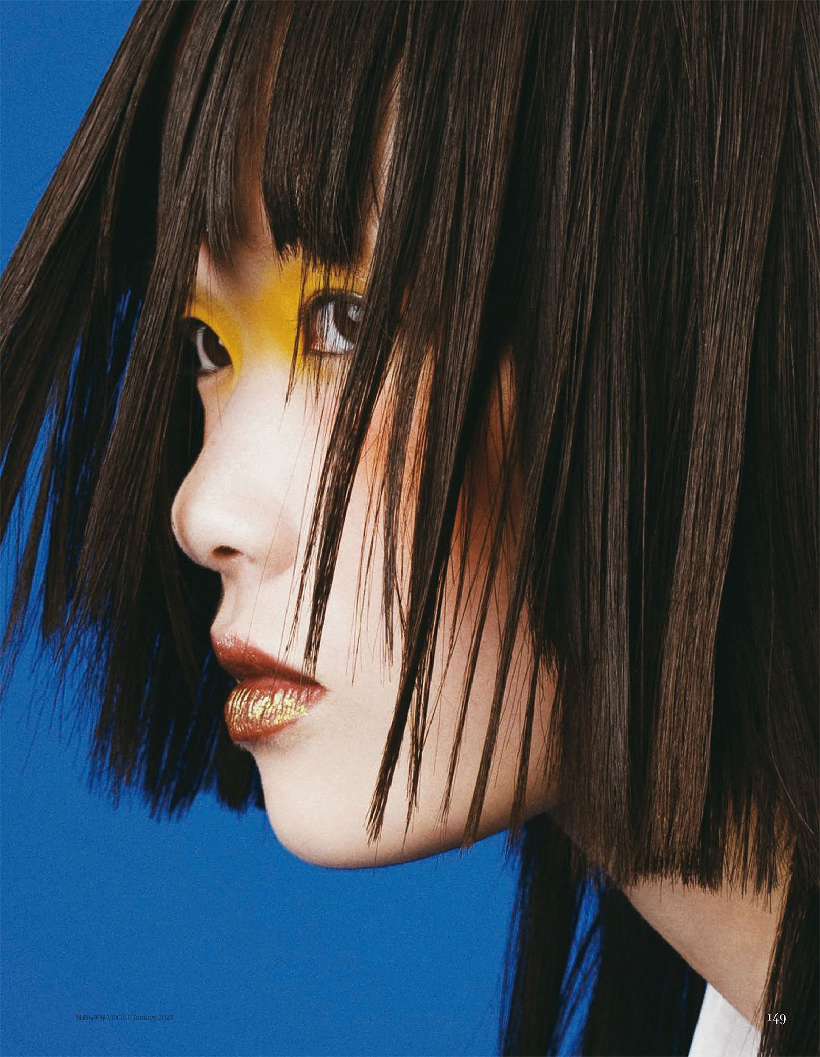 Xie-Chaoyu-by-Zhong-Lin-Vogue-China-January-2023-00010.jpeg