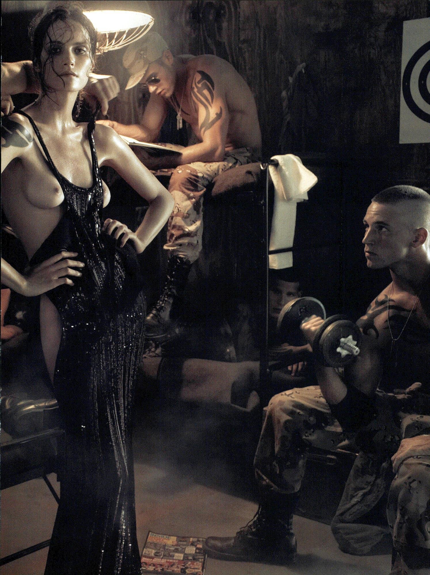 Steven-Meisel-Make-Love-Not-War-Vogue-Italia-685-sept-2007-00027.jpeg