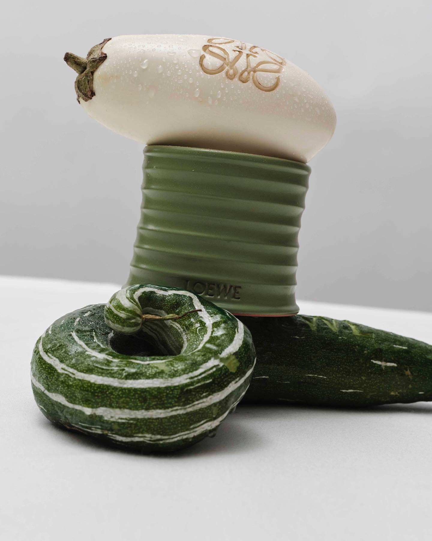 Loewe-Home-Fragrance-Surreal-Detail-Campaign-Dec-2022-00007a.jpg