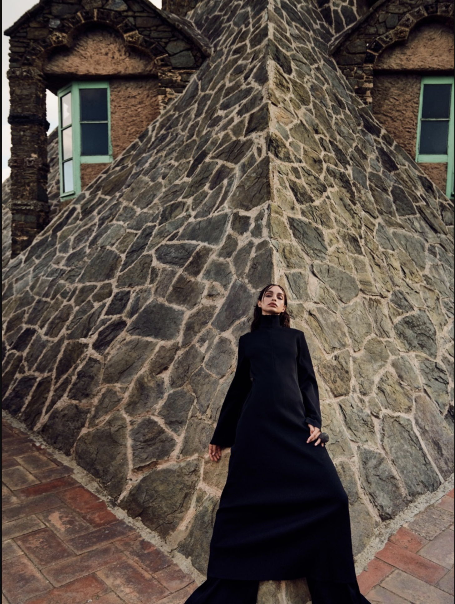 Luma-Grothe-by-Fernando-Gomez-Vogue-Arabia-Nov-2022-00001.png