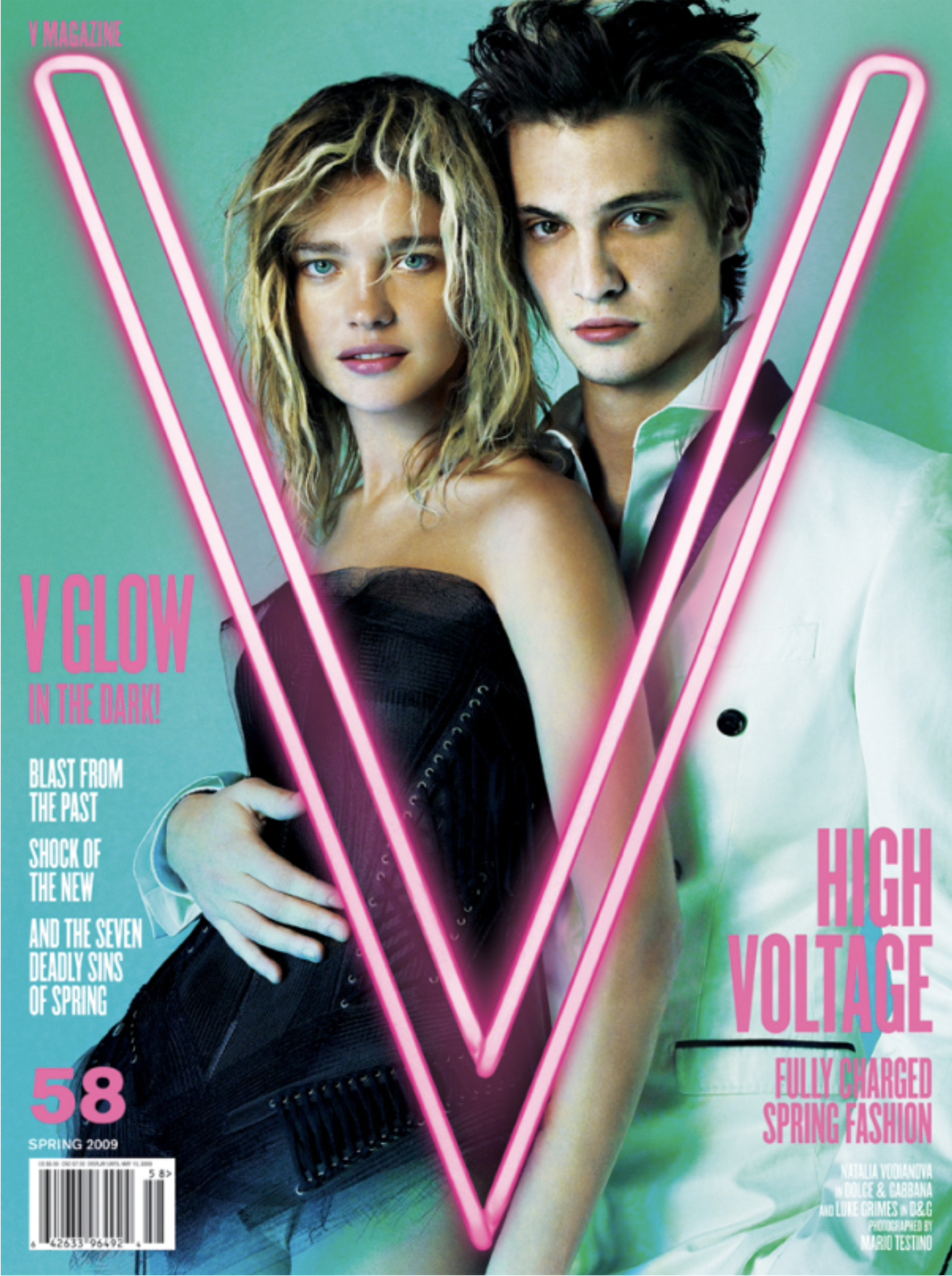 Natalia-Vodianova-by-Mario-Testino-V-Magazube-2009-00001.png