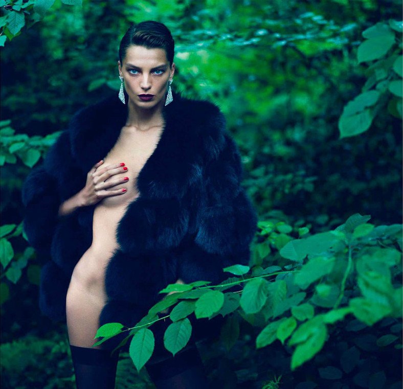 Daria-Werbowy-Mert-Marcus-Vogue-Paris-Sept-2012-00001.jpeg
