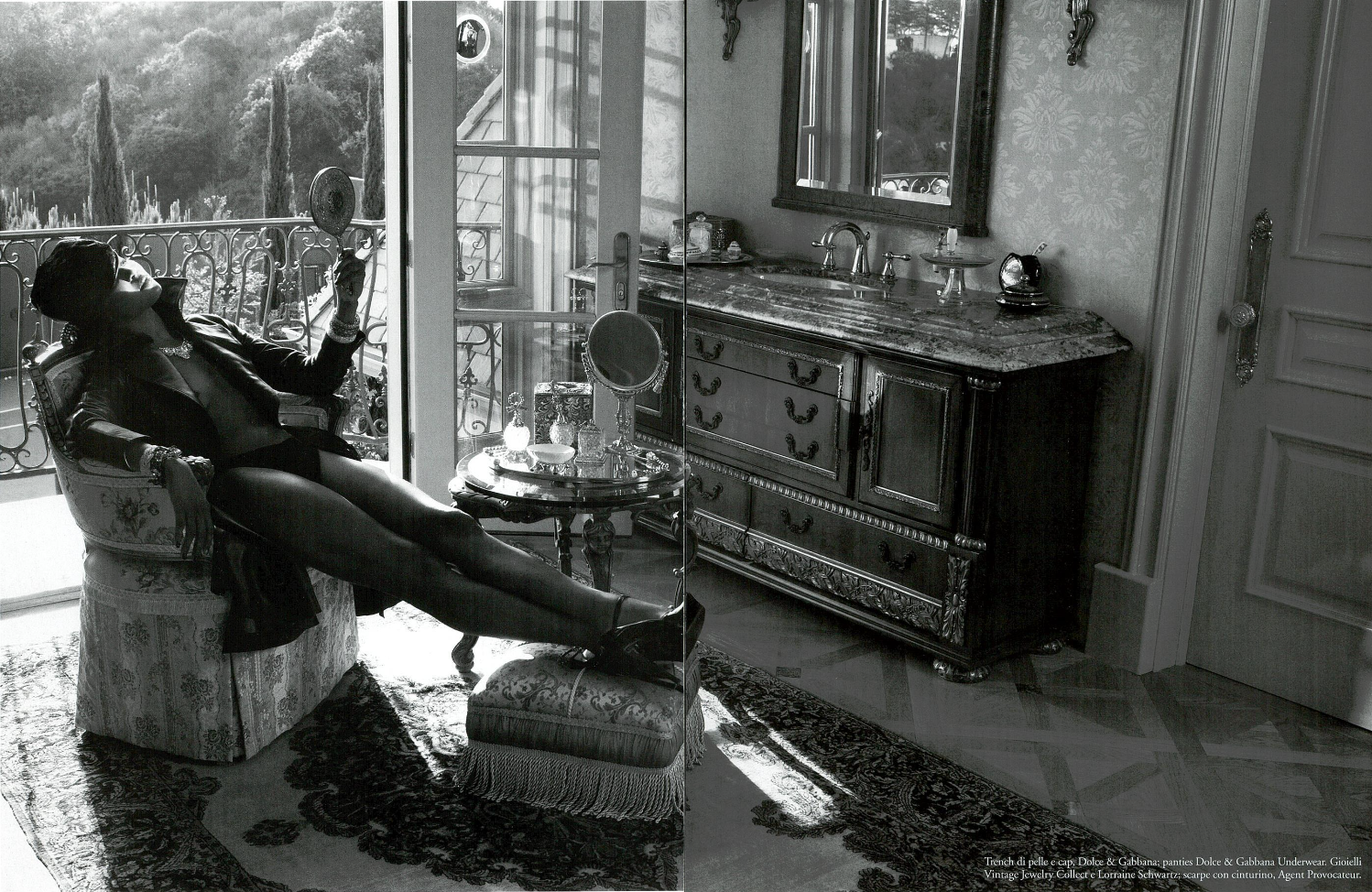 Naomi-Campbell-by-Steven-Meisel-Vogue-Italia-2008-00015.png