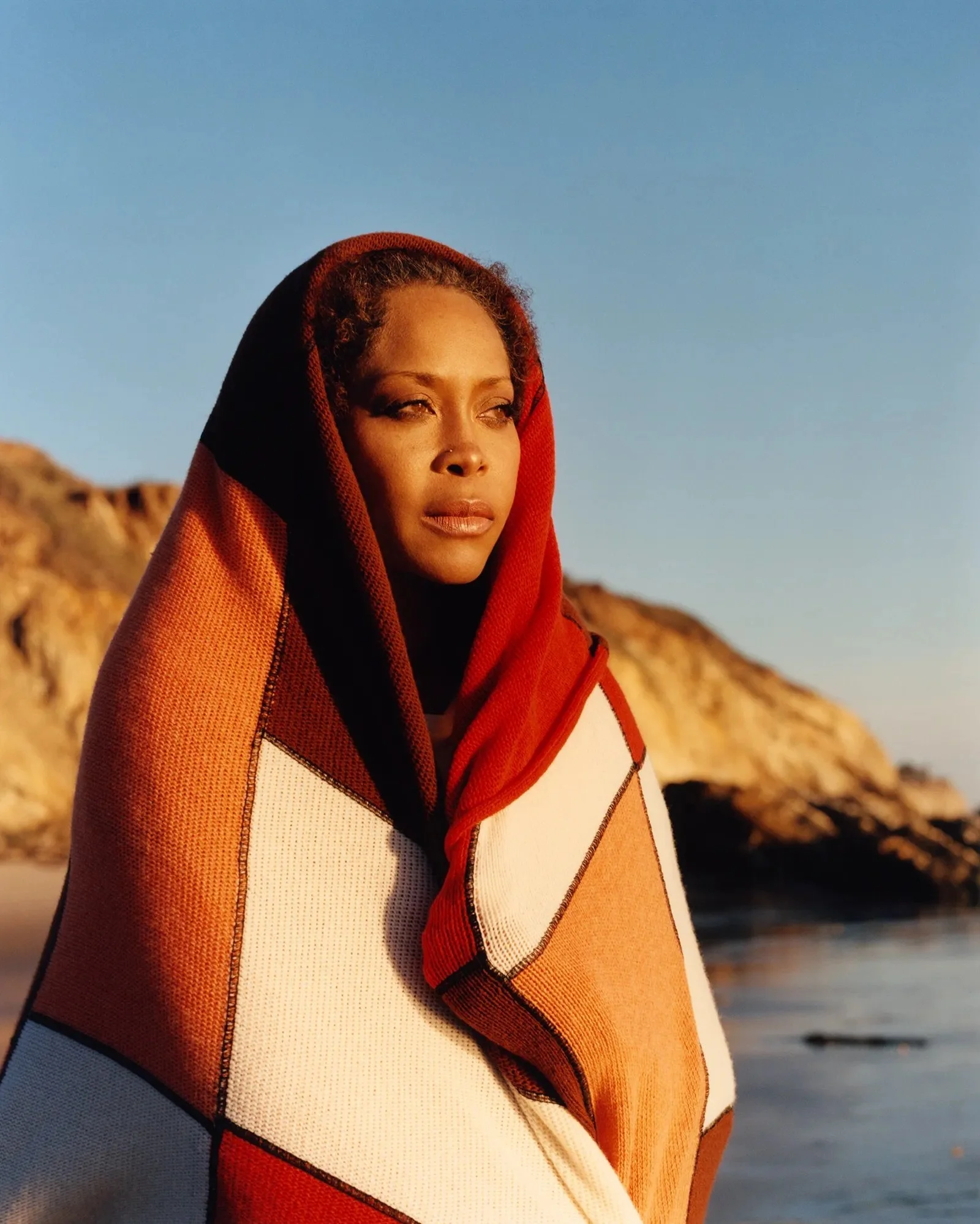 Erykah-Badu-by-Jamie-Hawkesworth-Vogue-US-March-2023-00006.jpeg