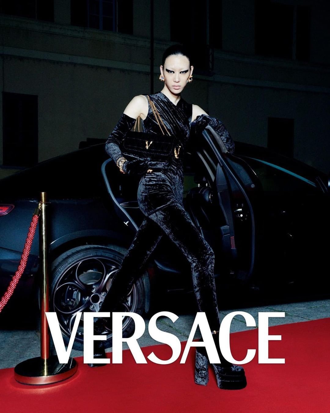 Versace  Fashionably Late with the 2022 Holiday Campaign