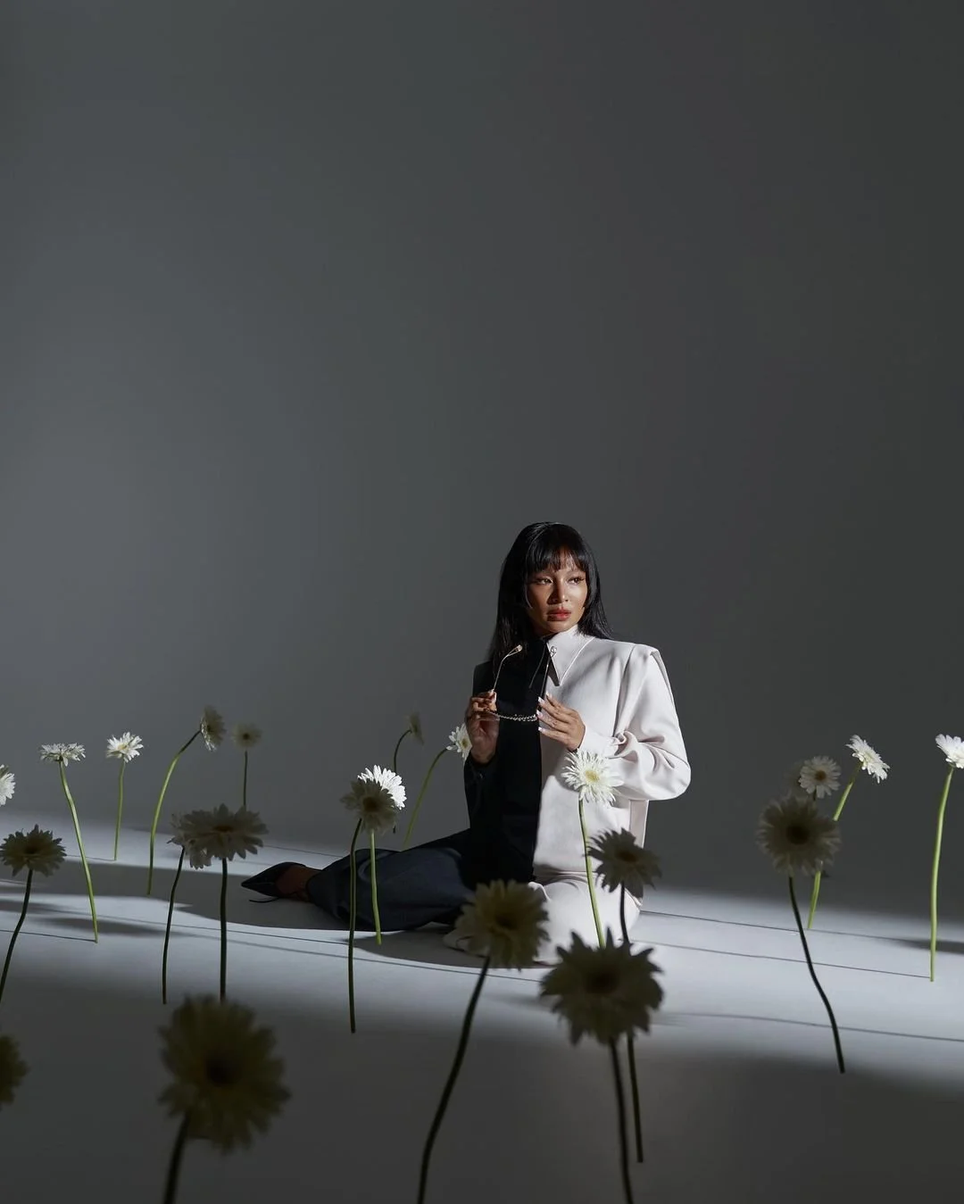 Nadine-Lustre-by-BJ-Pascual-Vogue-Philippines-00009.jpeg