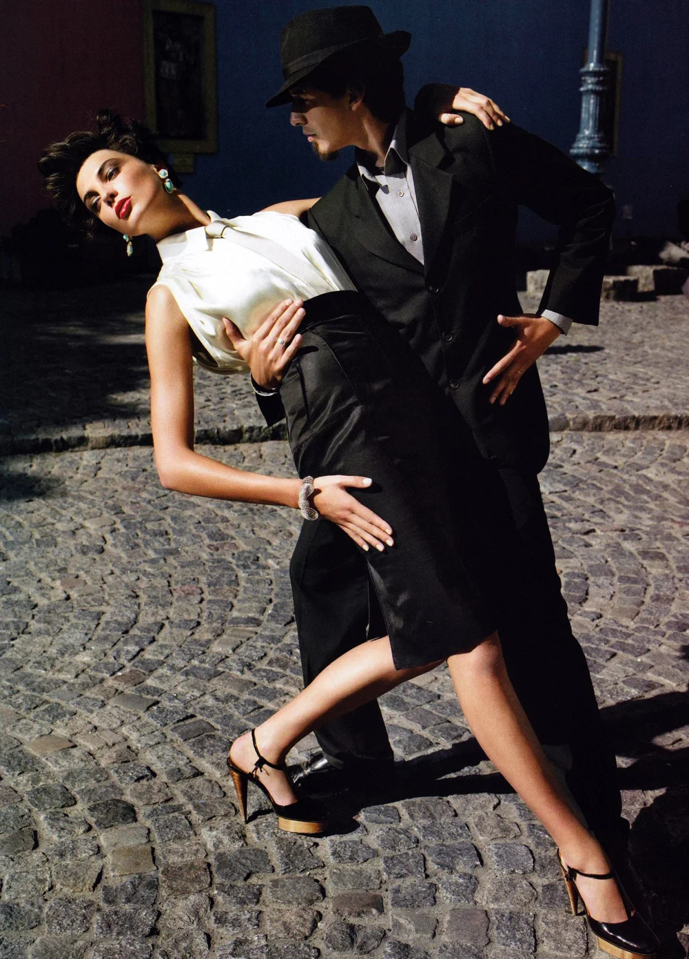 Daria-Werbowy-by-Mario-Testino-Vogue-US-March-2006-00015.jpeg