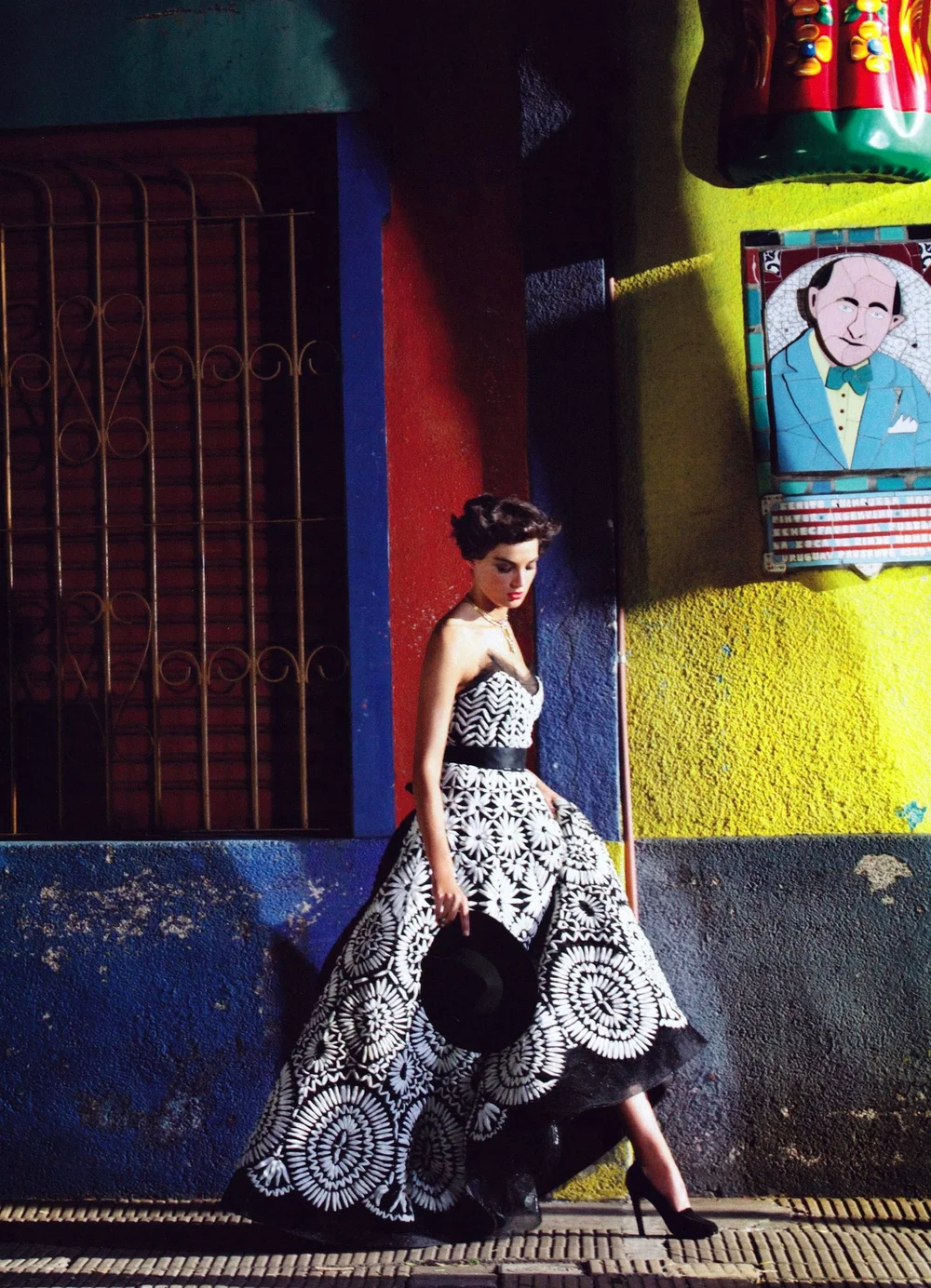 1-Daria-Werbowy-by-Mario-Testino-Vogue-US-March-2006-00017.jpeg
