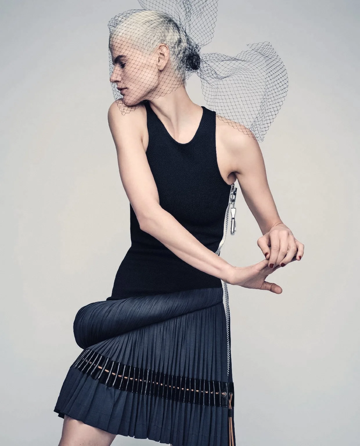 Saskia de Brauw in 'Black Swan' by Nathaniel Goldberg for Harper's Bazaar Italia #2