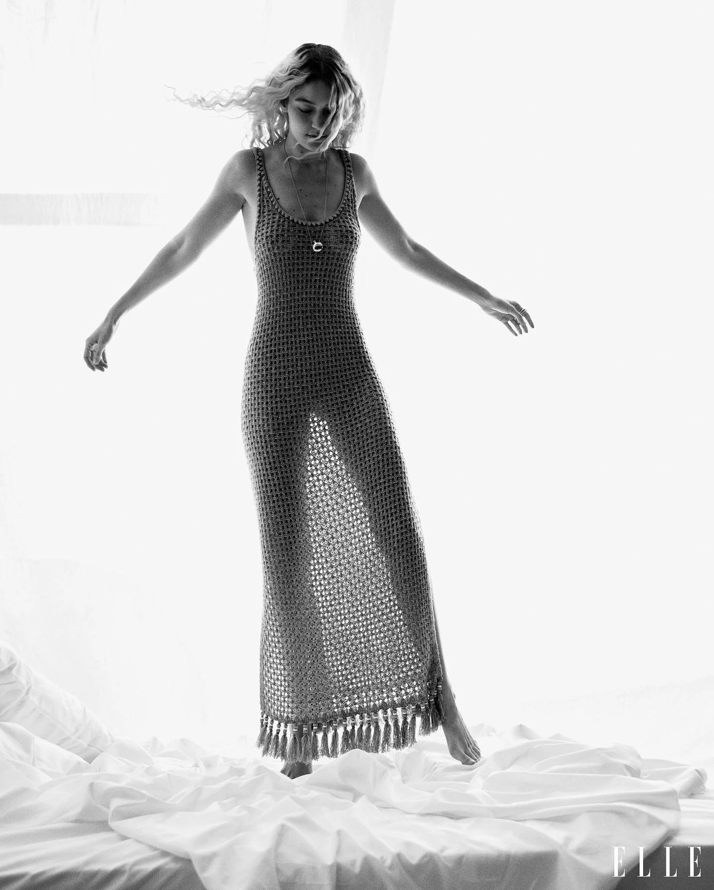 Gigi-Hadid-by-Mario-Sorrenti-ELLE-US-March-2023-00003.jpg
