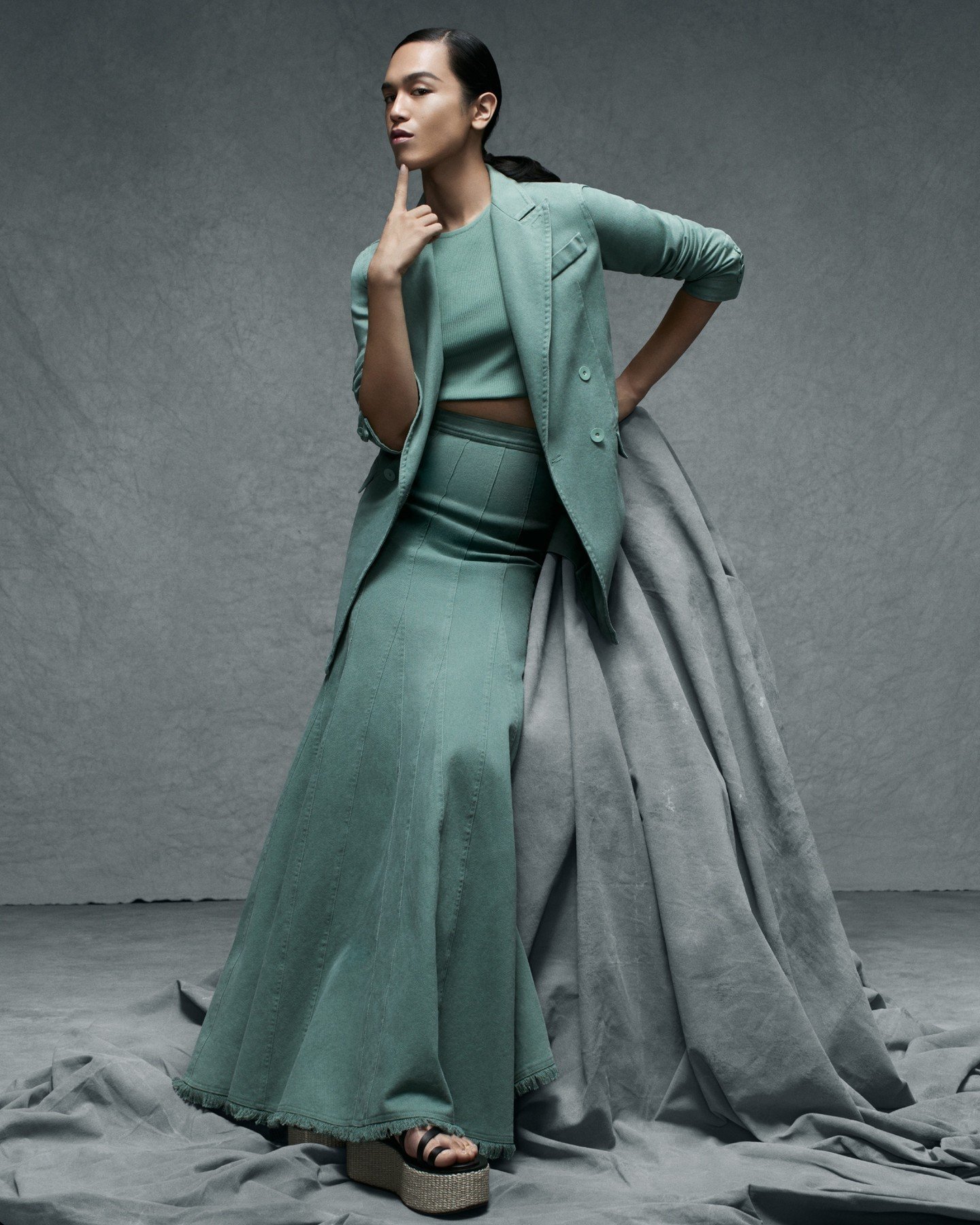 Max-Mara-Sp-2023-Campaign-by-Ethan-James-Green-00009.jpg