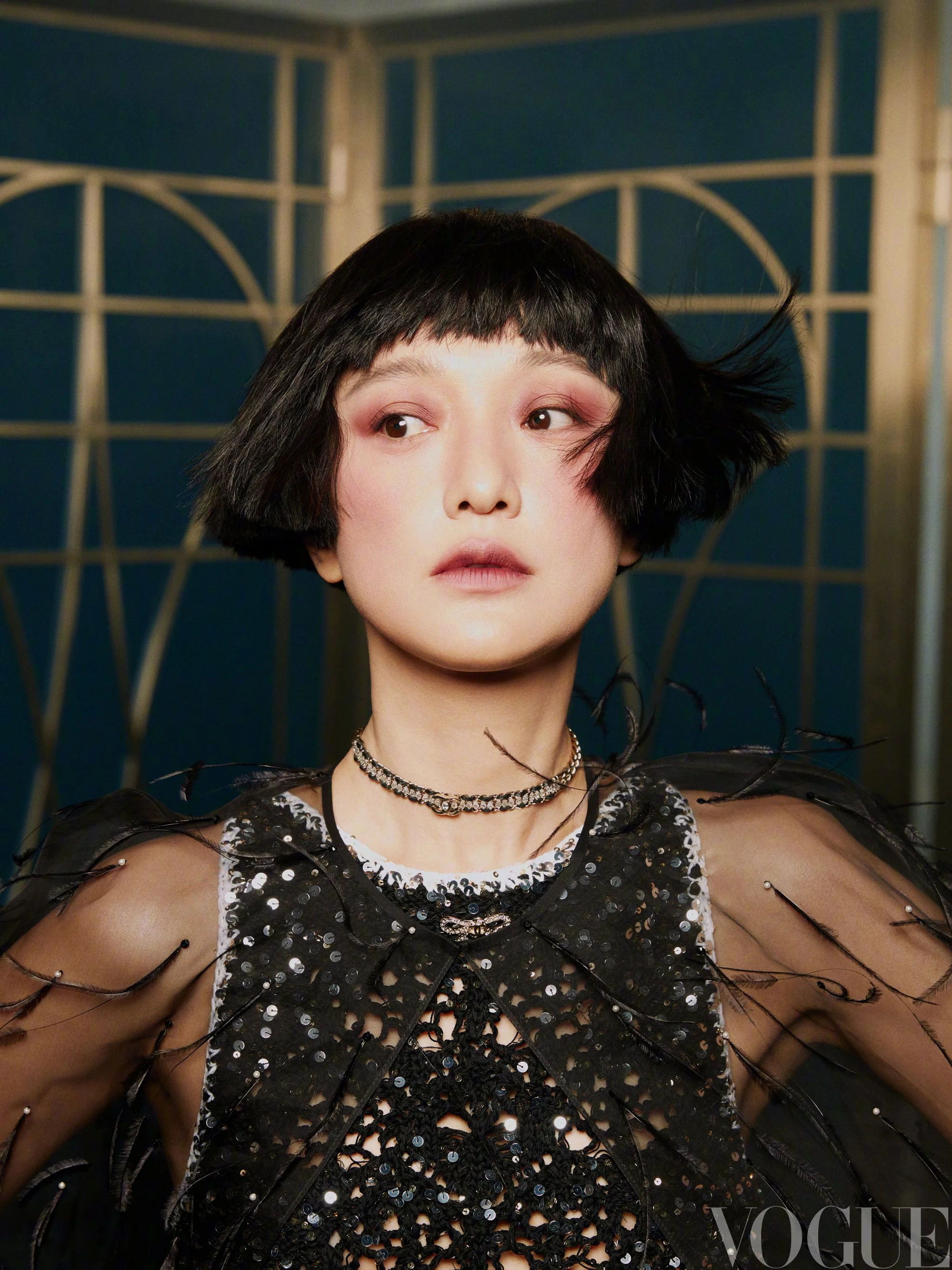 Zhou-Xun-by-Jumbo-Tsui-Vogue-China-00012.jpeg