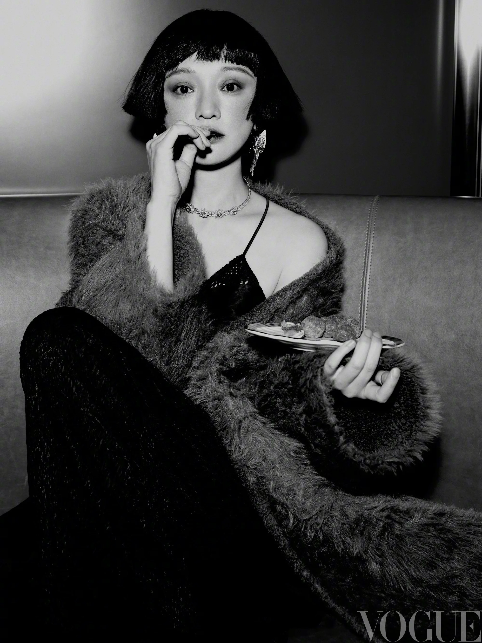 Zhou-Xun-by-Jumbo-Tsui-Vogue-China-00017.jpeg