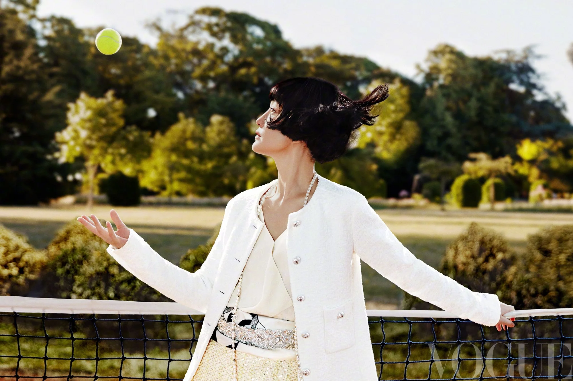 Zhou-Xun-by-Jumbo-Tsui-Vogue-China-00015.jpeg
