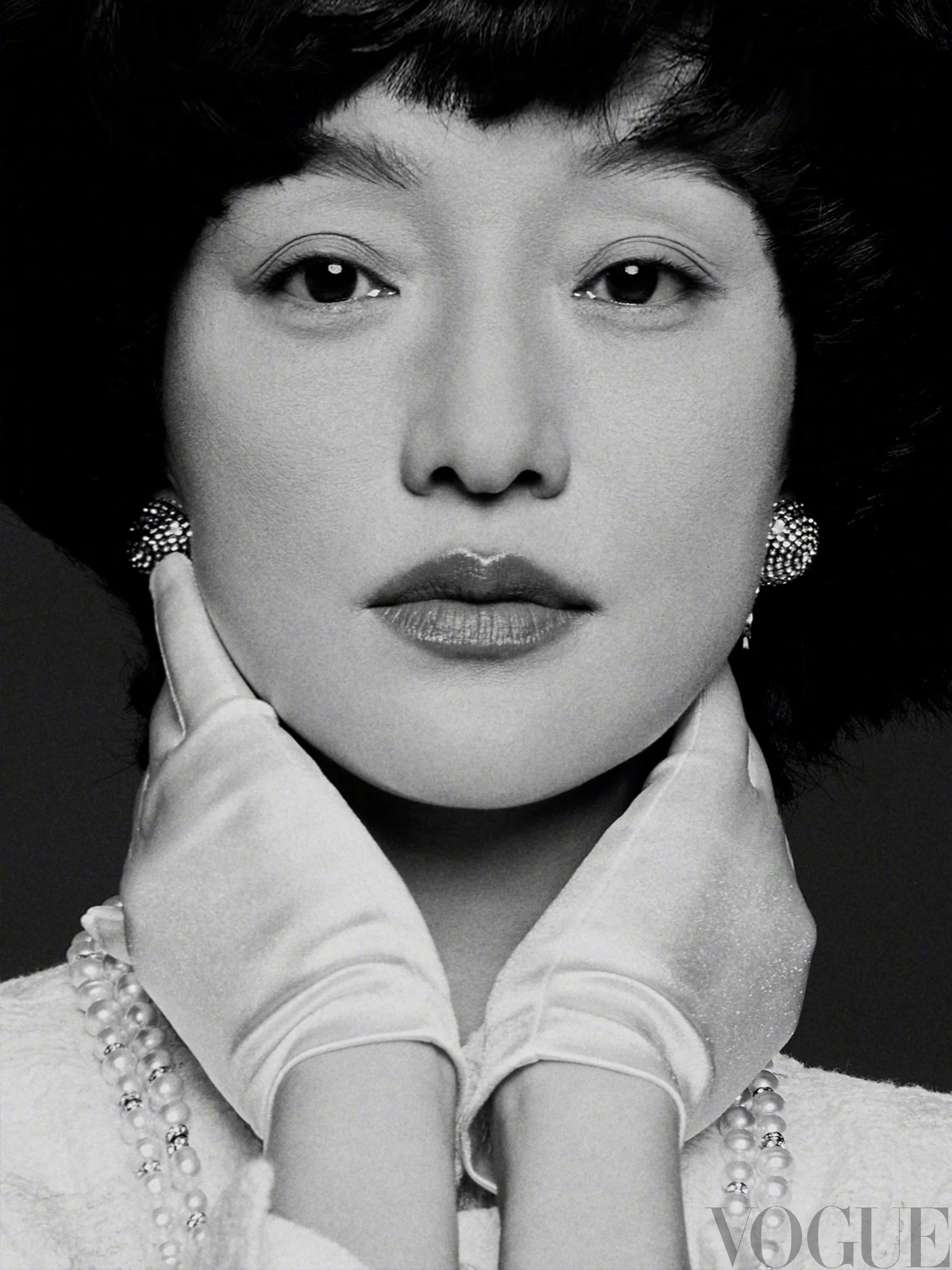 Zhou-Xun-by-Jumbo-Tsui-Vogue-China-00014.jpeg