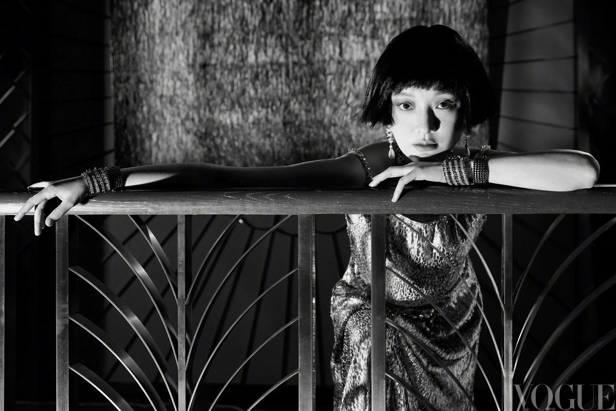 Zhou-Xun-by-Jumbo-Tsui-Vogue-China-00013.jpeg