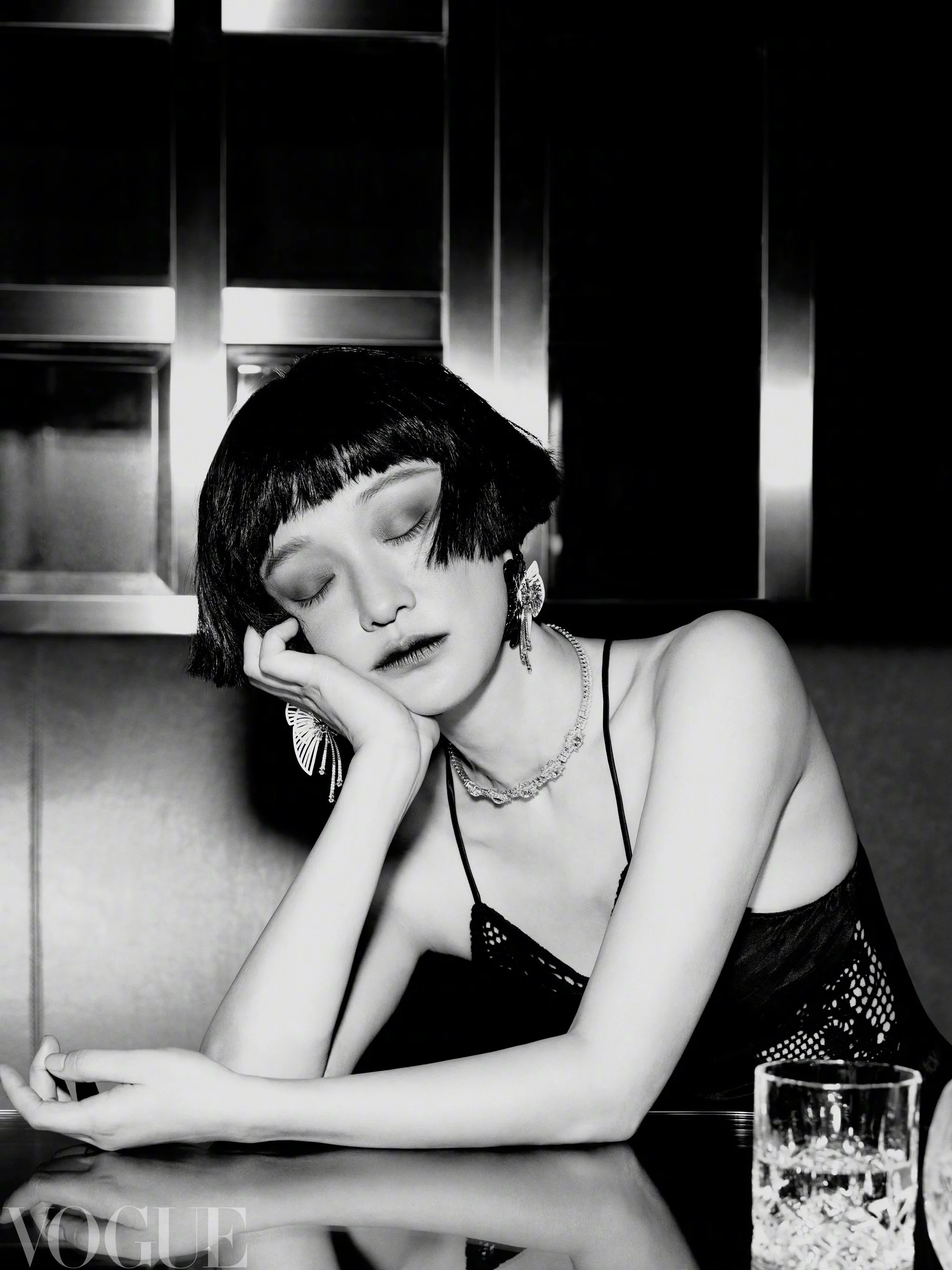 Zhou-Xun-by-Jumbo-Tsui-Vogue-China-00003.jpeg