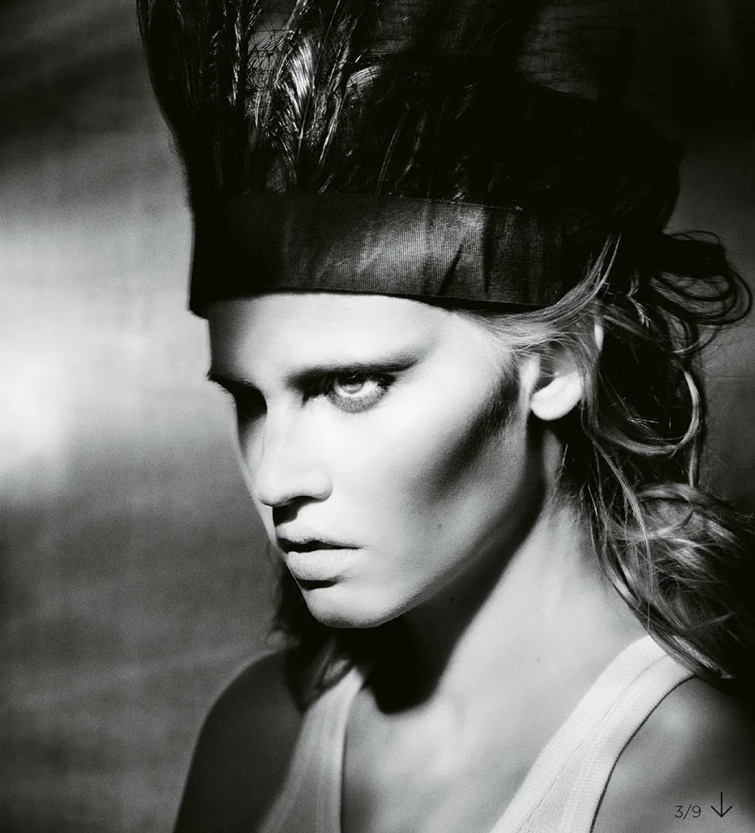 Lara-Stone-by-Paolo-Roversi-M-le-Monde-November-2012-00003.jpg