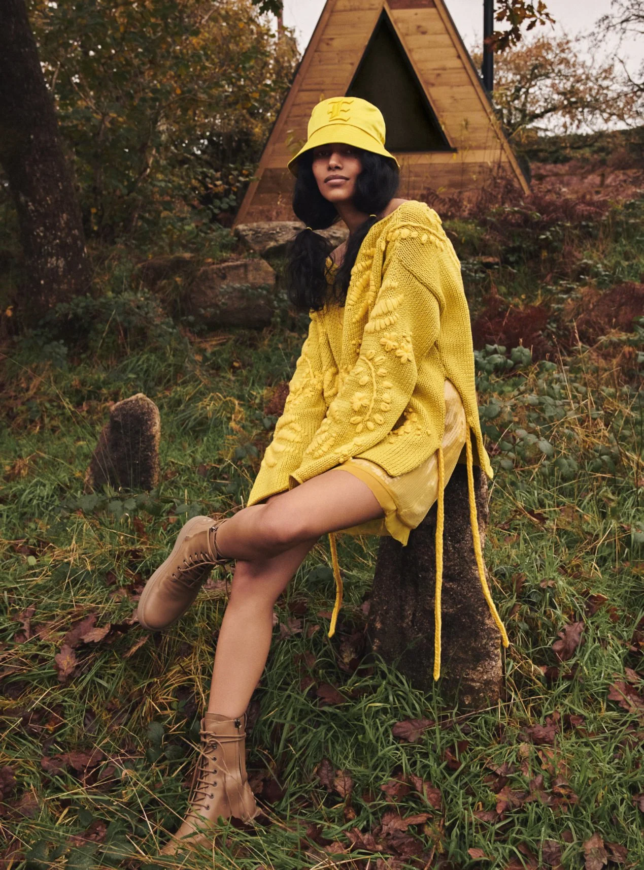 Pooja-Mor-by-Jem-Mitchell-Harpers-uk-April-202300016.jpeg