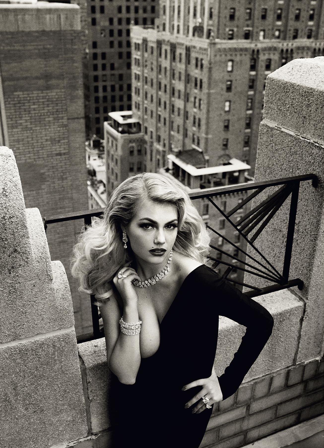 1-Kate-Upton-by-Steven-Meisel-Vogue-Italia-November-2012-00006.jpeg