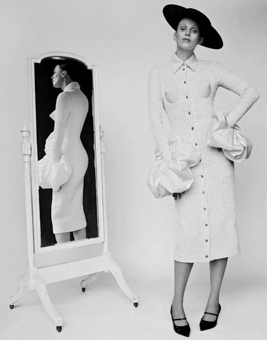 Quiet-Reflection-by-Alasdair-McLellan-Vogue-UK-April-2023-00010.jpeg