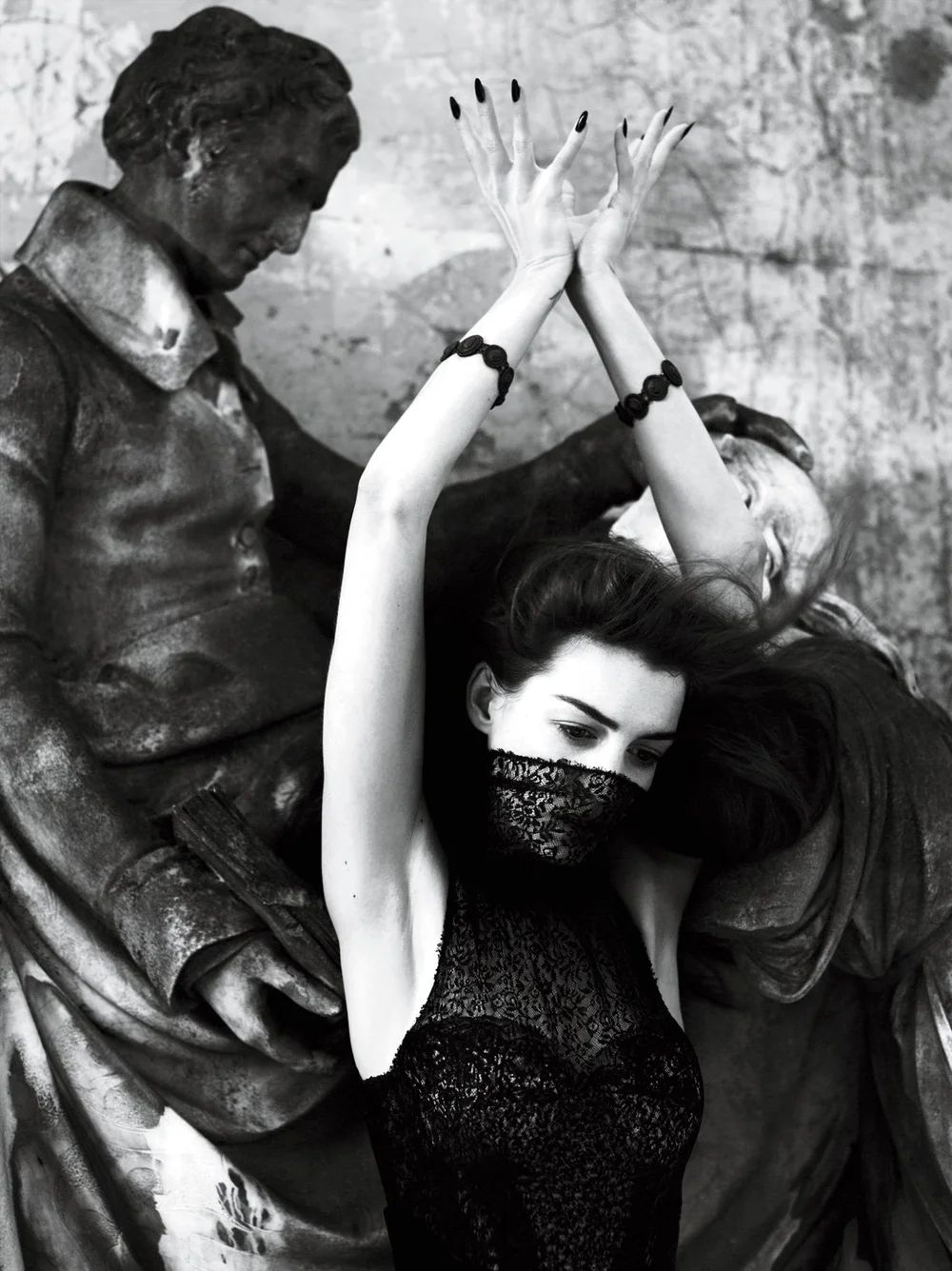 Anna-Hathaway-by-Mert-Marcus-Interview-Sept-2011-00004.jpg