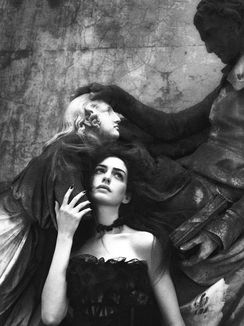 Anna-Hathaway-by-Mert-Marcus-Interview-Sept-2011-00007.jpg
