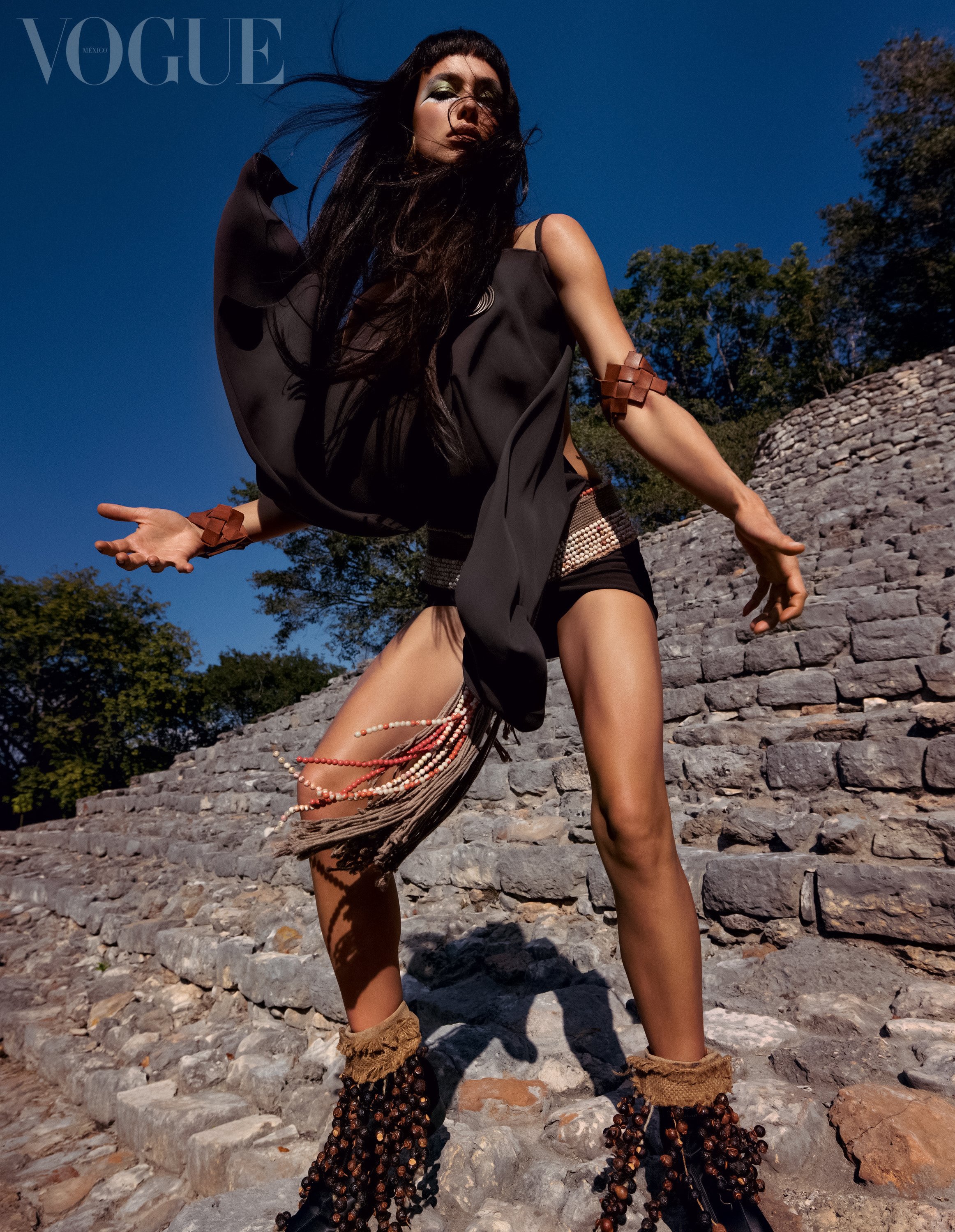 Irina-Shayk-by-Inez-Vinoodh-Vogue-Mexico-April-2023-00008.jpeg