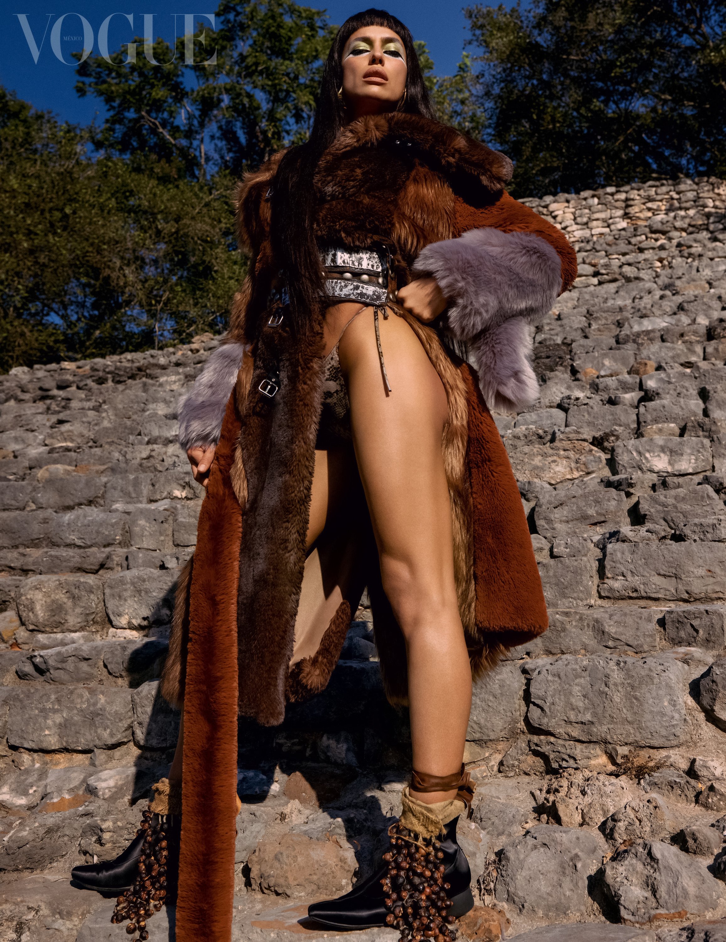 Irina-Shayk-by-Inez-Vinoodh-Vogue-Mexico-April-2023-00016.jpeg