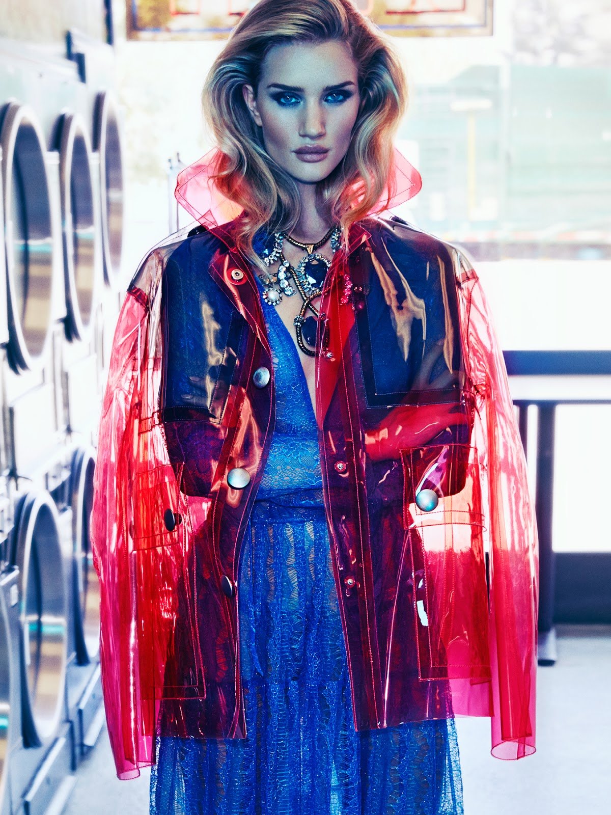 Rosie-Huntington-Whiteley-by-James-Macari-Vogue-Mexico-November-2014-00003.jpg