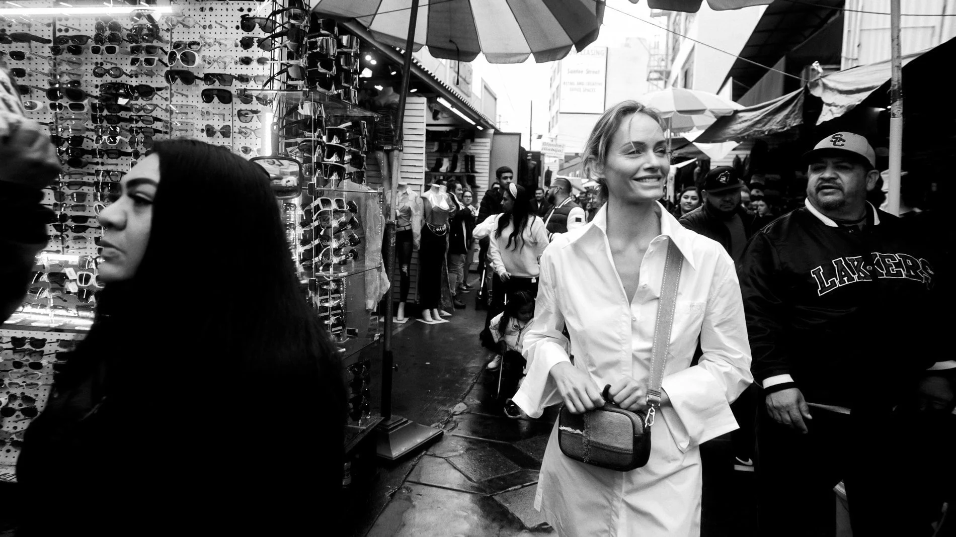 Amber-Valletta-by-Gregory-Harris-d-la-Repubblica-4-1-2023-00005.jpeg