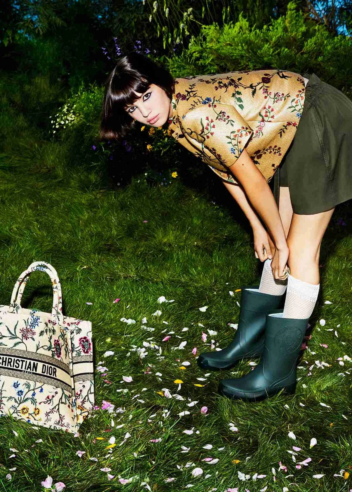 Dior-Gardening-Capsule-2-2023-Lensed-by-Ellen-Von-Unwerth-00041.jpeg