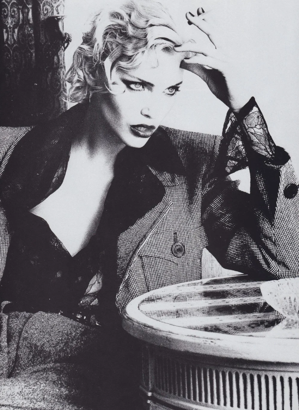 1a-Nadja-Auermann-by-Ellen-von-Unwerth-Vogue-US-September-1994-00007.jpeg