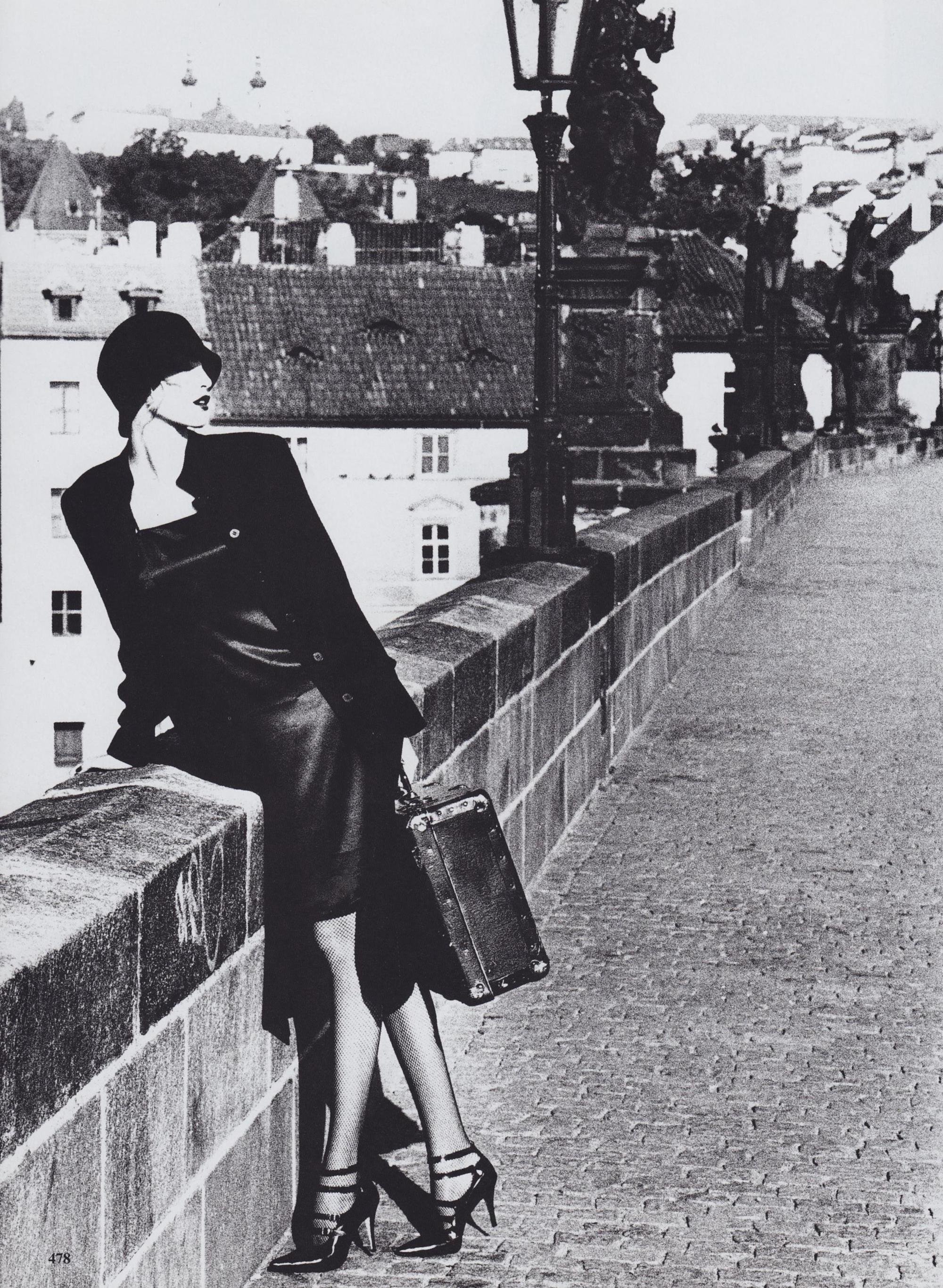 1b-Nadja-Auermann-by-Ellen-von-Unwerth-Vogue-US-September-1994-00011.jpeg