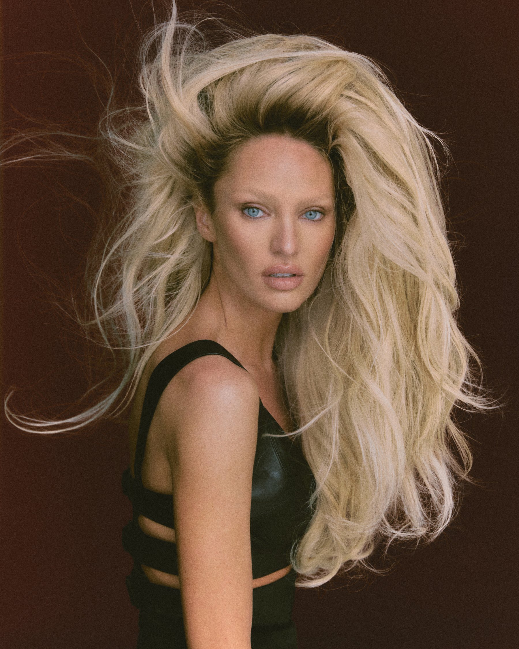 Candice-Swanepoel-by-Greg-Swales-V-Magazine-142-00003.jpeg