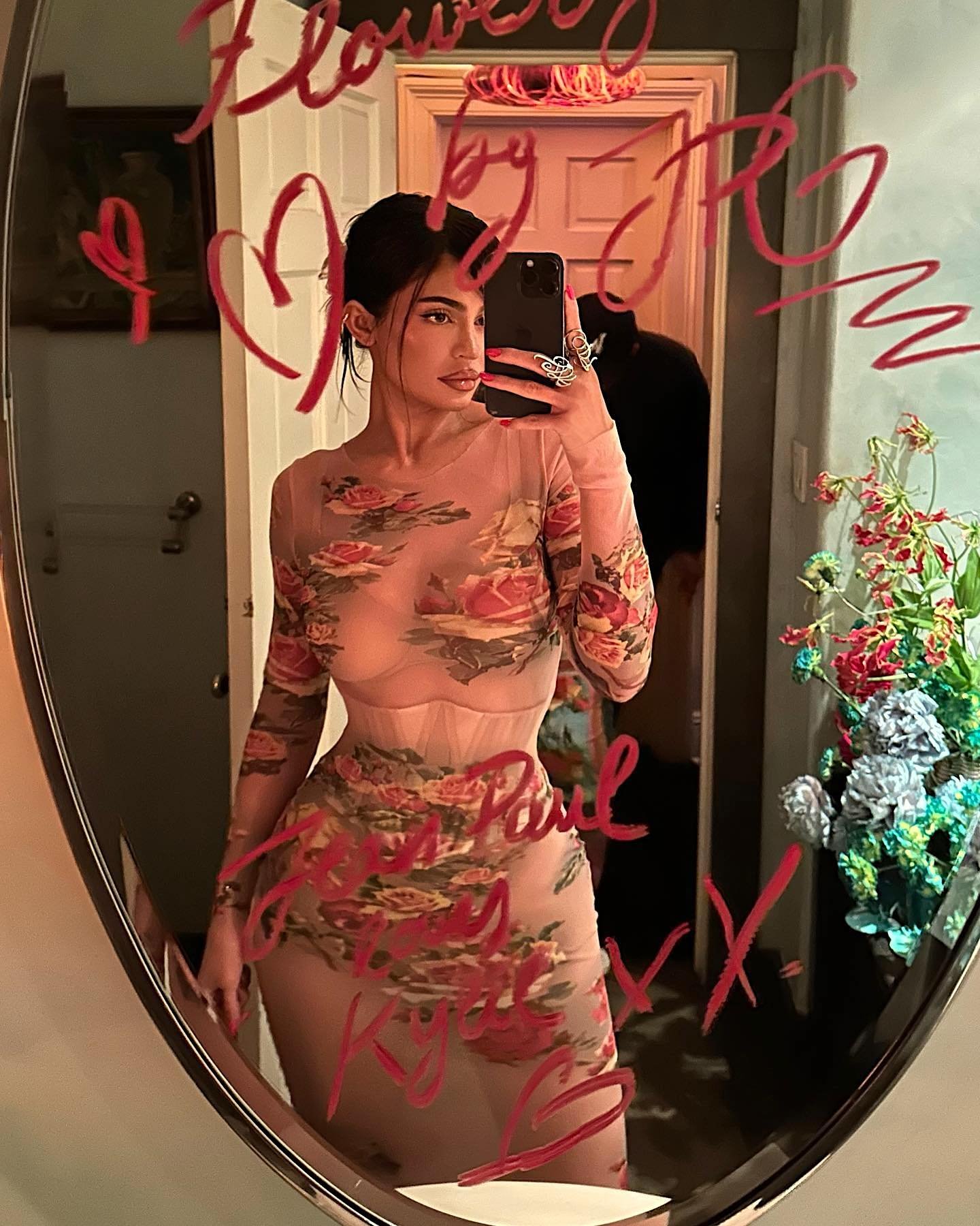 Kylie-Jenner-Gaultier-Flowers-At-Webster-Hotel-00011.jpg