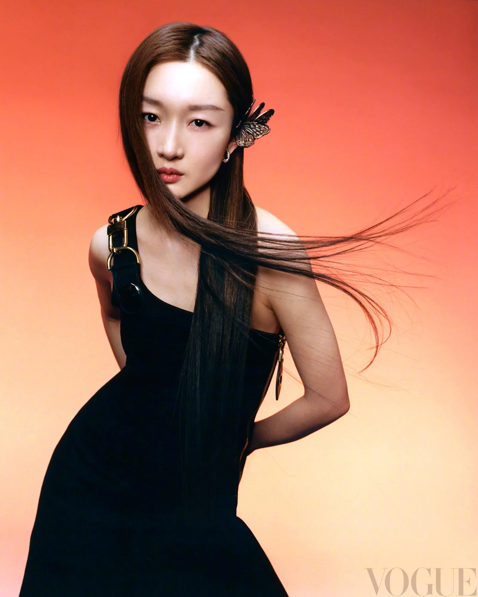 Dongyu-Zhou-by-Dan-Beleiu-Vogue-China-June-2023-00005.jpeg