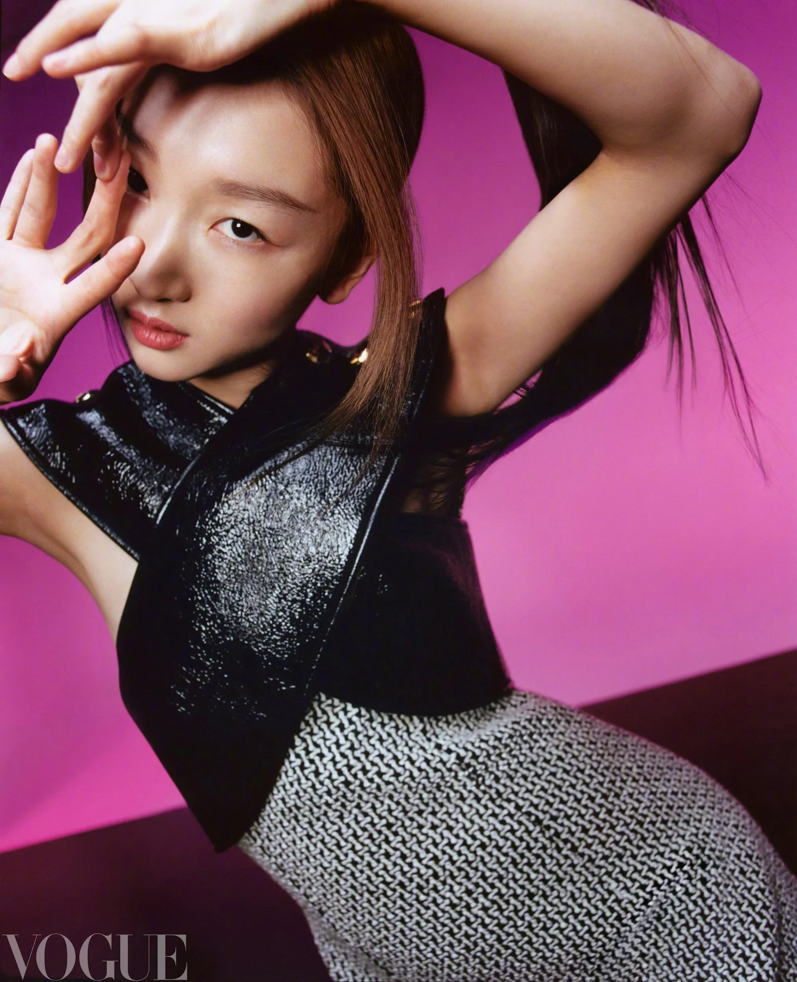 Dongyu-Zhou-by-Dan-Beleiu-Vogue-China-June-2023-00004.jpeg