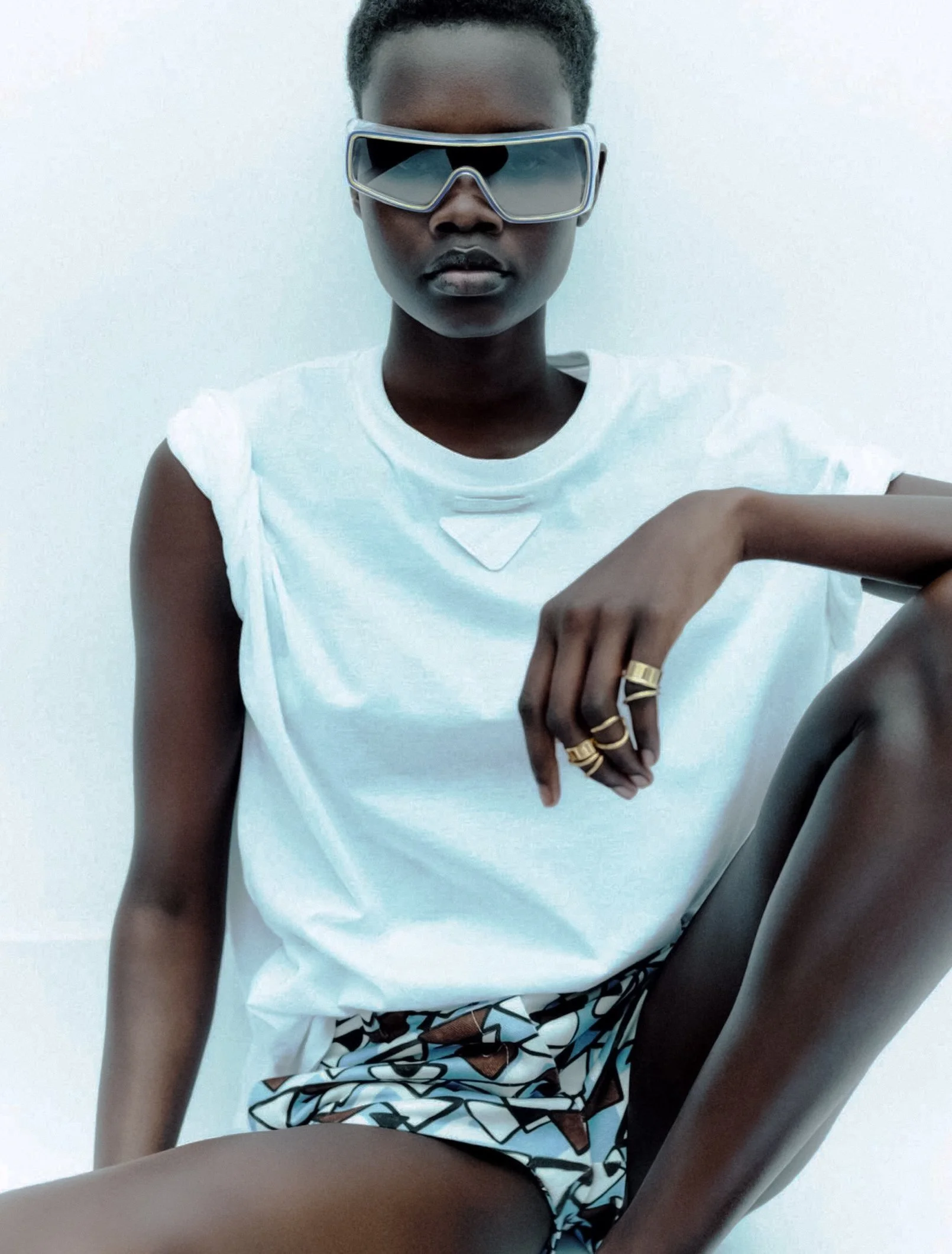 Mary-Ukech-by-Umit-Savaci-Harpers-Bazaar-France-June-July-2023-00003.jpg